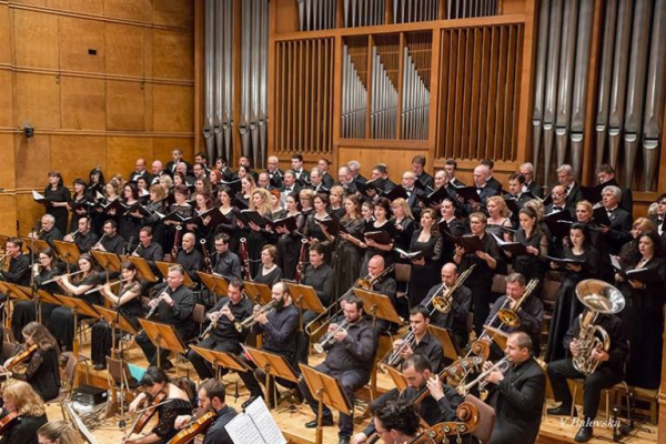 Sofia Philharmonic Orchestra - ein Chor und Orchester, Verdis Requiem, 25. April, BulgariaHall, unter der Leitung des österreichischen Dirigenten Friedrich Pfeiffer